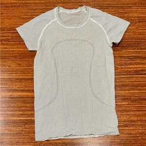 Lululemon swiftly short sleeve shirt, size 8 EUC white/black